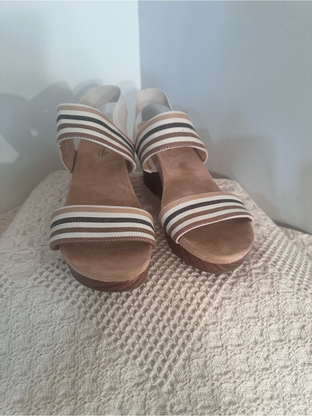 LifeStride Women's Striped Wedge Sandals
